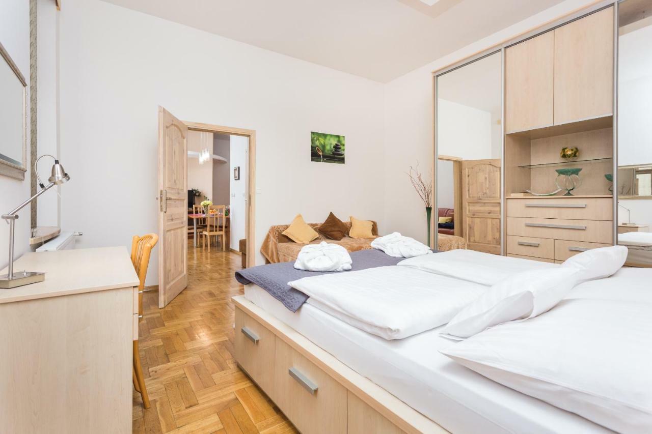 Apartament Avanti Cracovia Esterno foto